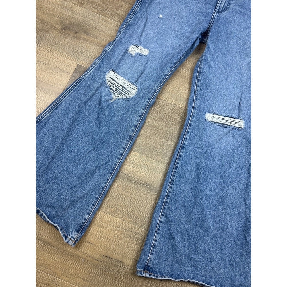 Wrangler Wanderer High Rise Flare Distressed Jeans Medium Wash 30x32 112334543 - Picture 5 of 13